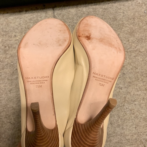 MAX STUDIO Buttery Soft Leather Peep Toe Heels / Pumps in Nude Beige sz 7.5 - Picture 5 of 7